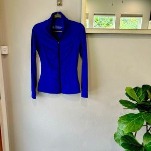 Fitting workout zip-up